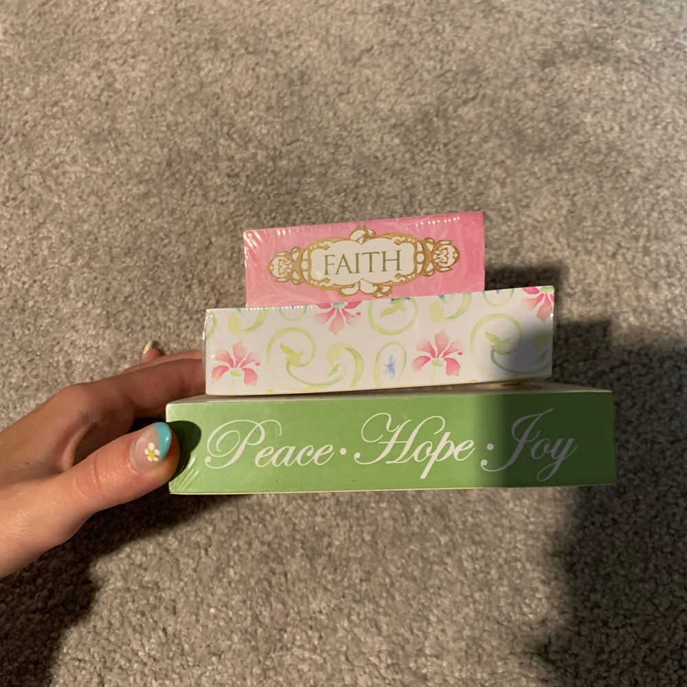 Stackable Lady Jayne LTD sticky note pack